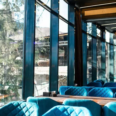 Hotel Blue Mountain
