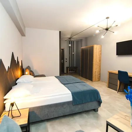 Hotel Blue Mountain