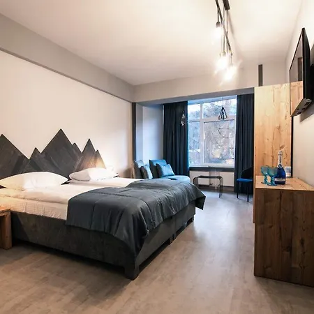 Blue Mountain Hotel