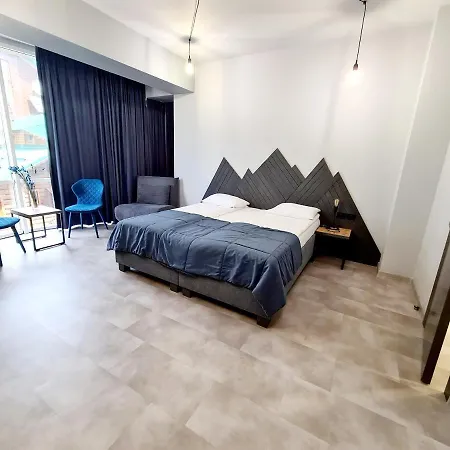 Hotel Blue Mountain